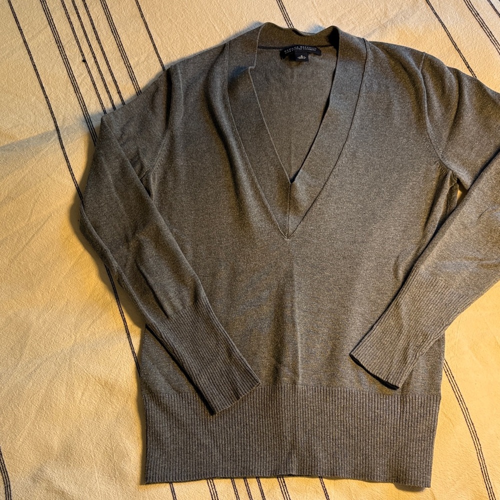 Banana Republic Gray V-Neck Sweater